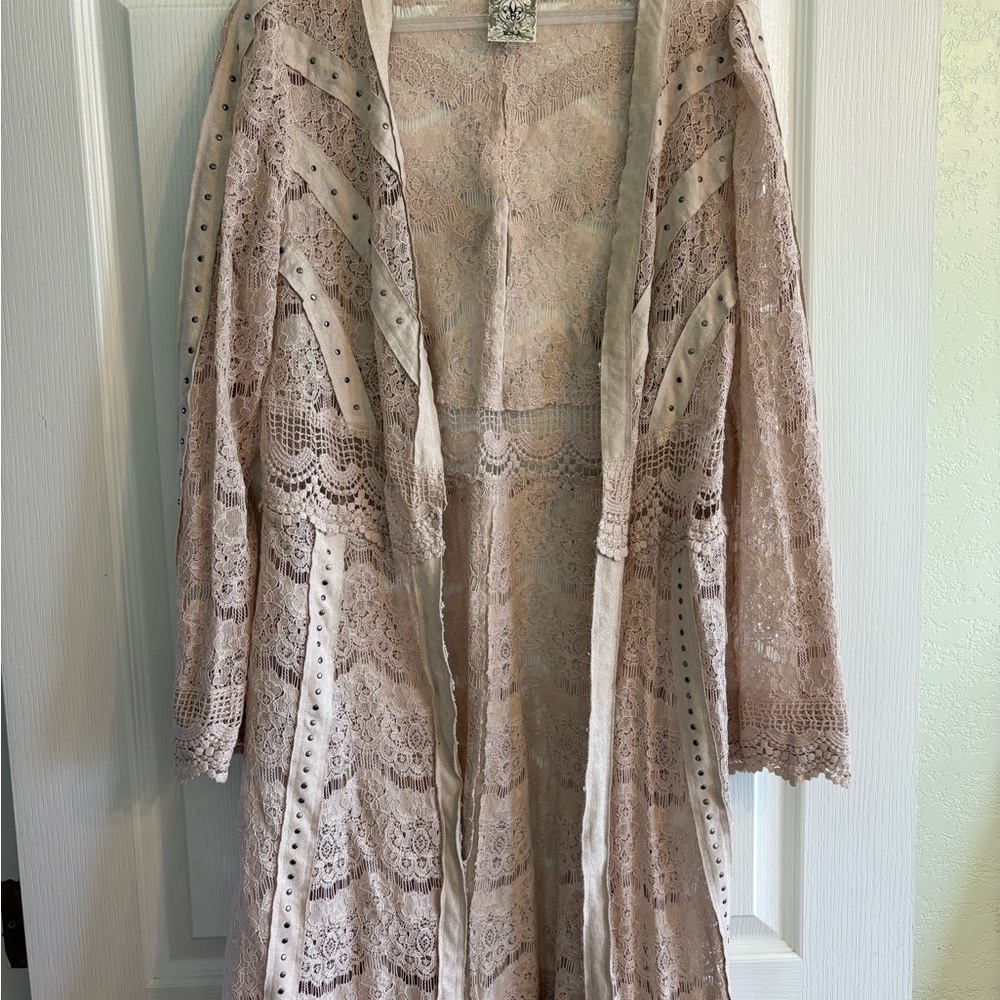 Elegant Lace Long-Sleeve Dress